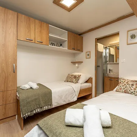 Premium House 5 *