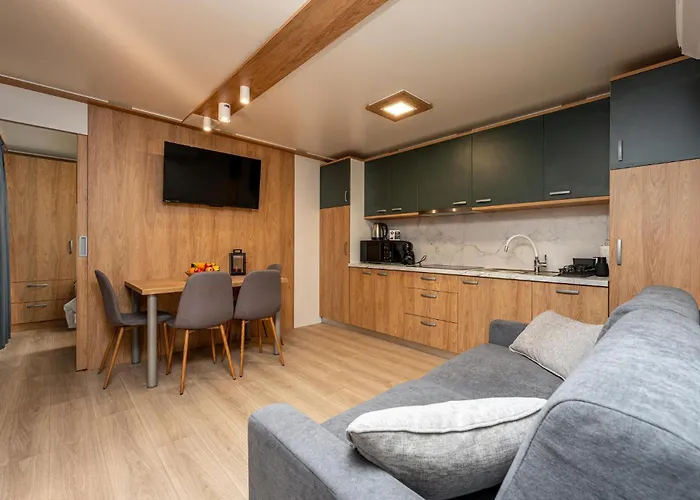 Premium Holiday House 5 Дом отдыха Привлака