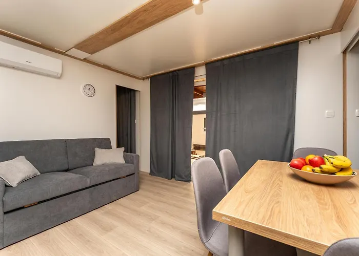 Дом отдыха Premium Holiday House 5