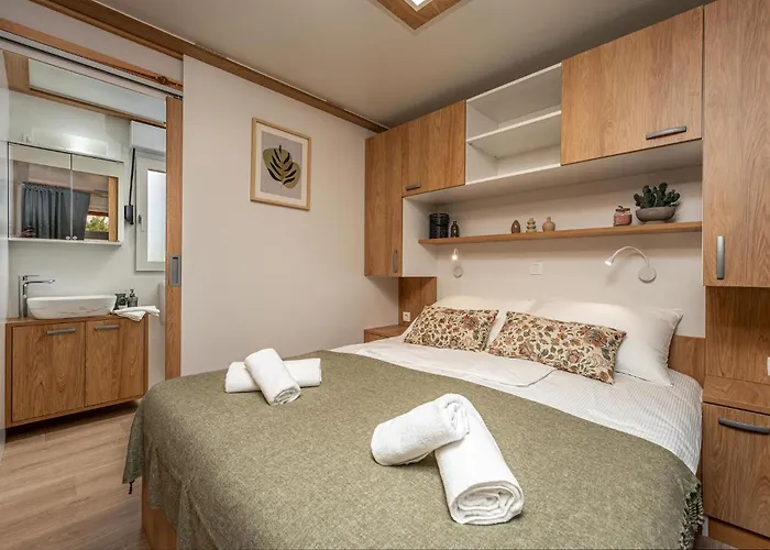Premium Holiday House 5